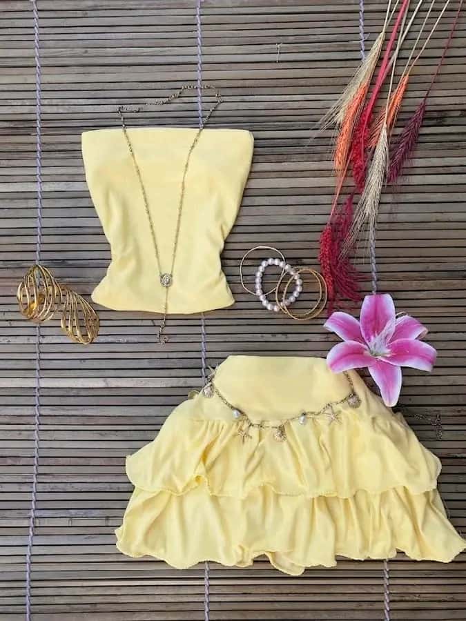 Ensemble fille jaune élégant