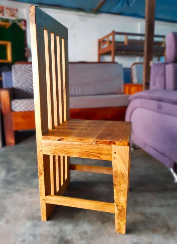 Chaise en bois