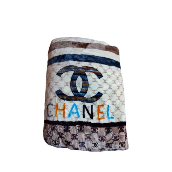 couverture en plaide Chanel