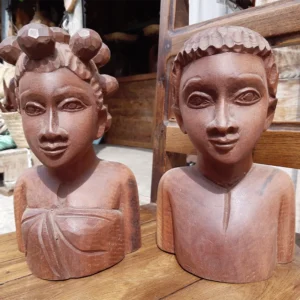 tête de femme malgache en bois tropical