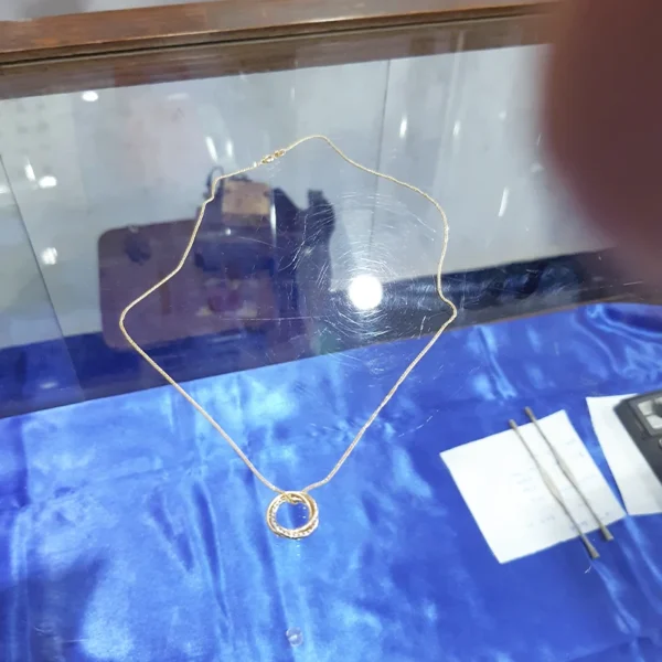 Collier en Or avec Pendentif Univers 1 – Image 2