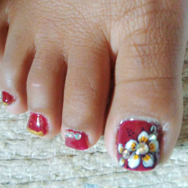 Vernis permanent avec modèle sur ongle naturel (pieds)